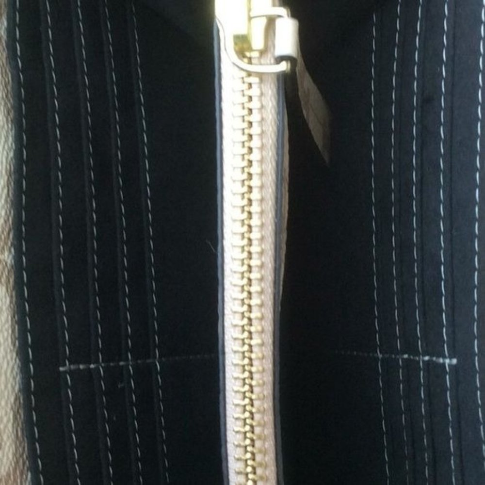 Sam Edelman Crossbody/Wallet  Two Toned Beige  8” x 5” 12 Credit Card Slots  NWT - Picture 4 of 5